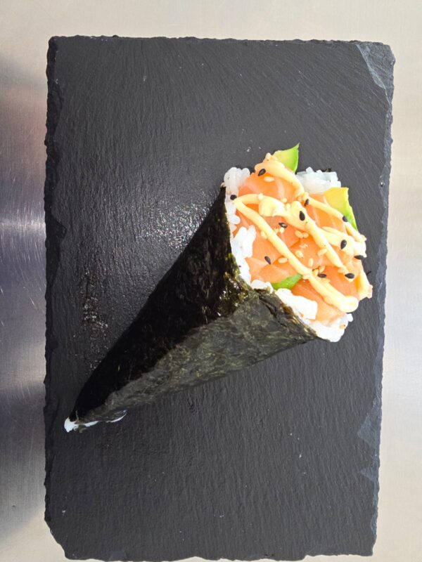 Temaki de salmón