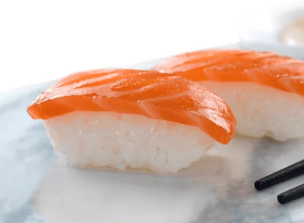 Nigiri de salmón